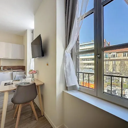 Chaleureux Et Lumineux - Centre Blatin B Apartment *
